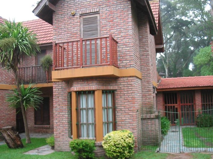 Vista Exterior Cabaña VIP con jardin y quincho Vista Exterior Cabaña VIP con jardin y quincho